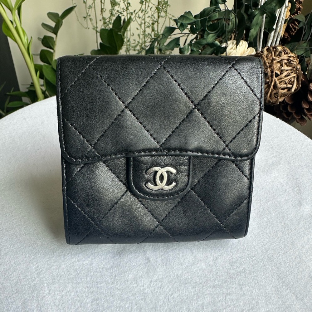 Authentic Vintage Chanel Classic RARE Double Flap Lambskin Wallet